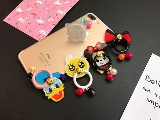 Karikatur-Perlen-Armband-Telefon-Finger-Ring-Halter mit Acrylsüßigkeits-Farbe
